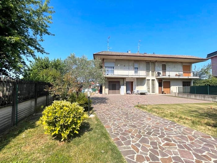 Casa con 6 locali in vendita in Via Alessandro Volta, Lurago Marinone