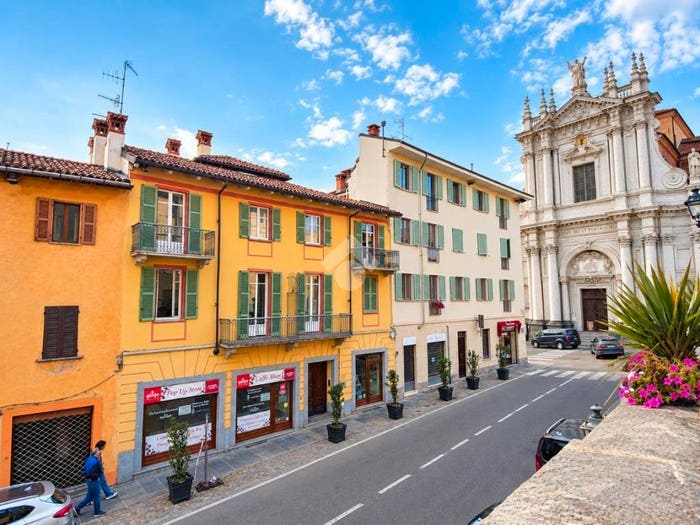 Appartamento trilocale in vendita in Corso giuseppe garibaldi, Centro, Bra