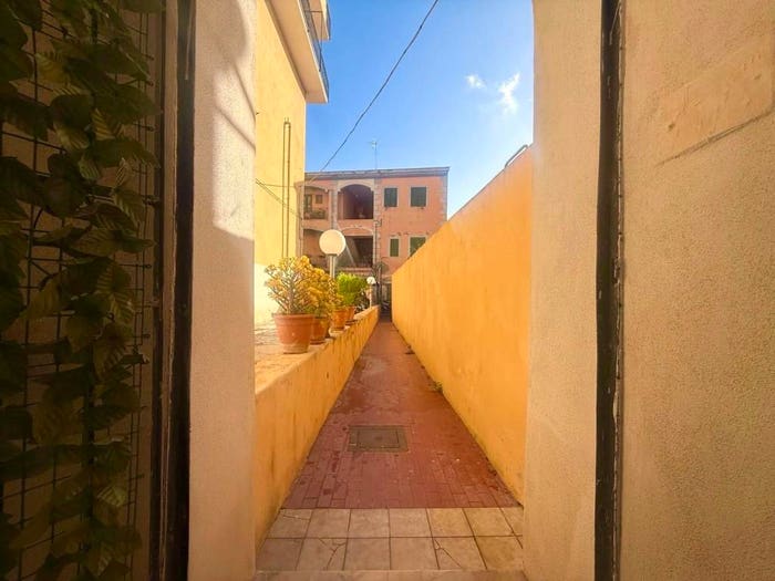 Appartamento bilocale in vendita in Via Gerolomini, Lungomare, Pozzuoli