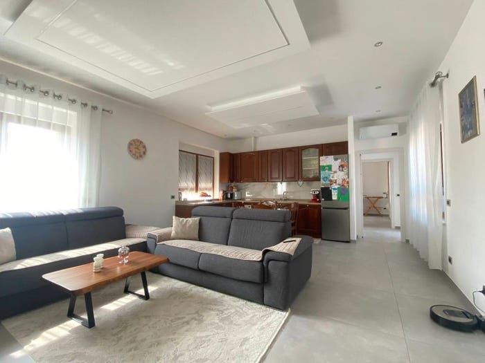 Appartamento trilocale in vendita in Via Flora, Flora, Legnano