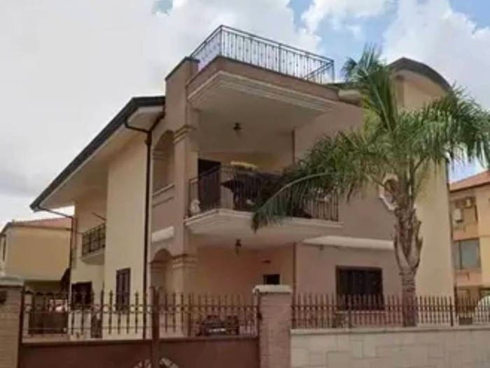 Casa con 6 locali in vendita in Via Carlo Alberto Dalla Chiesa, Gricignano di Aversa