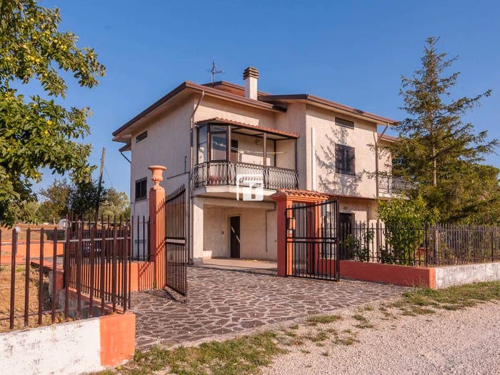 Casa con 6 locali in vendita in Contrada Montevergine, Campodipietra