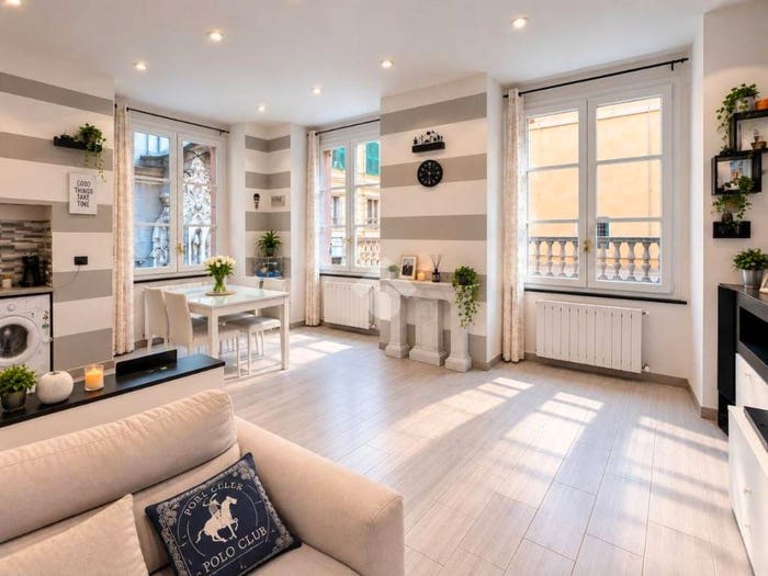 Appartamento quadrilocale in vendita in Via S Pietro della Porta, Caricamento, Genova