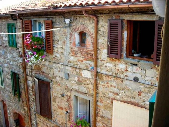 Appartamento bilocale in vendita in Bucine