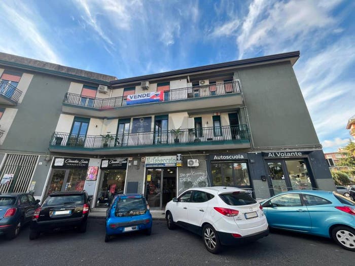 Appartamento con 6 locali in vendita in Piazza Dante, Centro, Mascalucia