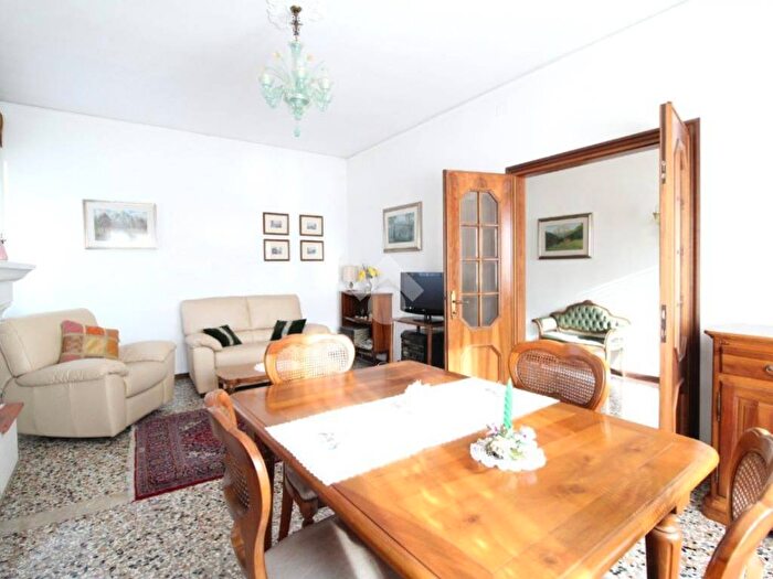 Appartamento trilocale in vendita in Via Giovanni Battista Piranesi, Cipressina, Venezia