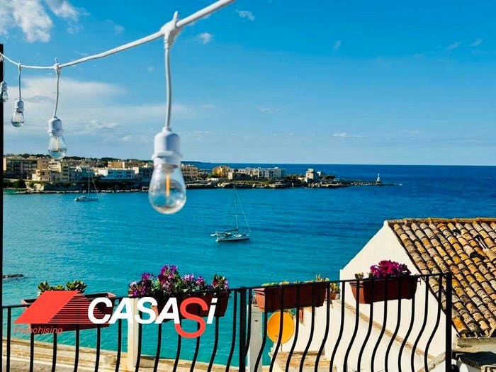 Appartamento quadrilocale in vendita in Via Giuseppe Melorio, Centro, Otranto
