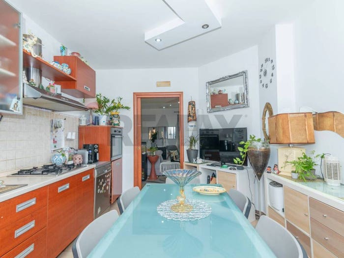 Appartamento con 5 locali in vendita in Via Giuseppe Cannata, Centro, Caltagirone