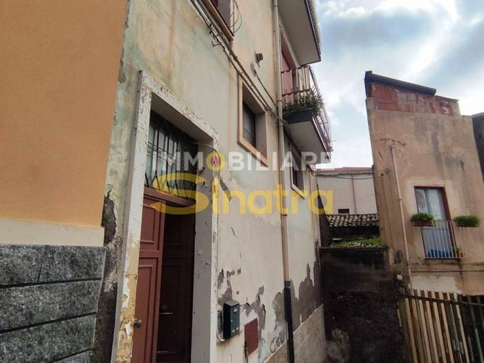 Casa con 5 locali in vendita in Vico Montegrappa, Paternò