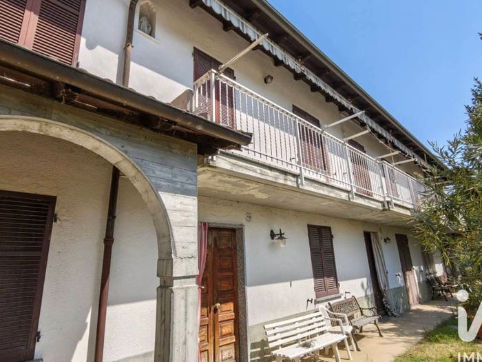 Casa con 6 locali in vendita in Viale Belvedere, Morsasco