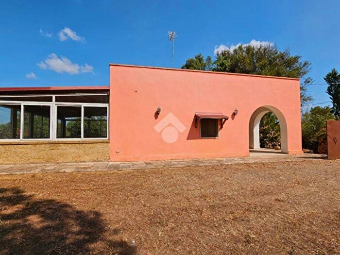 Casa con 6 locali in vendita in Via Santa Maria D'Arneo, Nardò