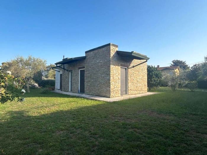 Casa con 6 locali in vendita in Via Romana, Cinque Vie, Massa