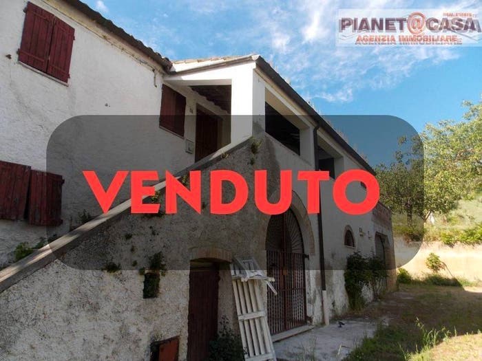 Casa con 6 locali in vendita in Monsampolo del Tronto