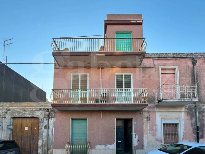 Casa con 6 locali in vendita in Via Dei Mille, Centro, Pachino