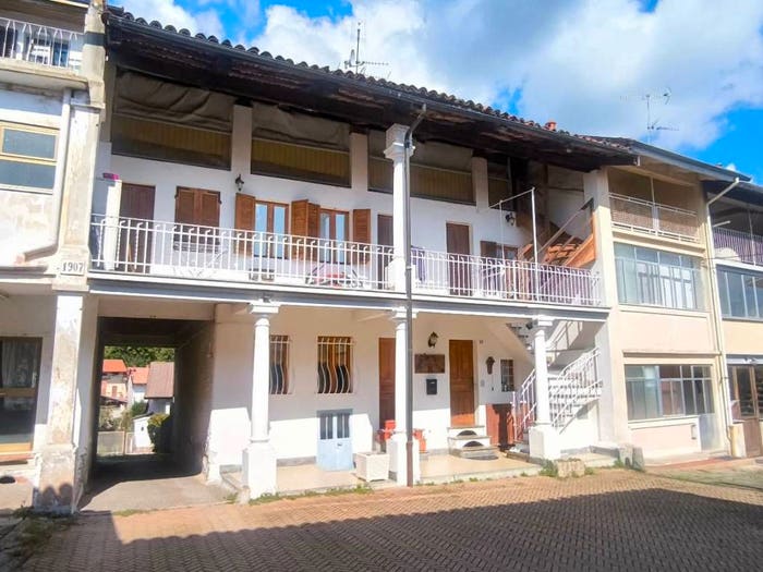 Casa con 6 locali in vendita in via Pietro Micca, Centro, Sala Biellese