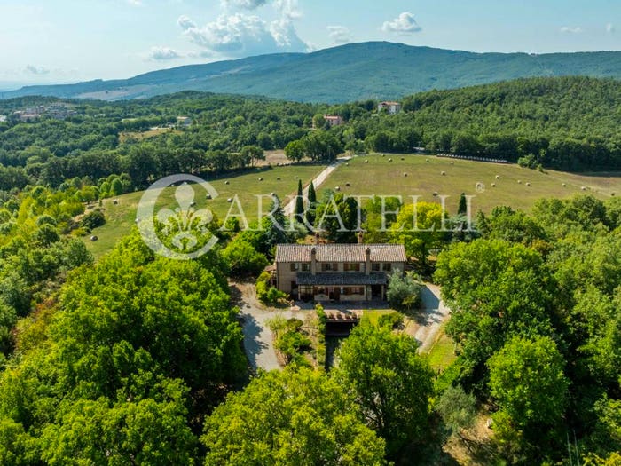 Casa con 6 locali in vendita in le piane, Centro, Chianciano Terme