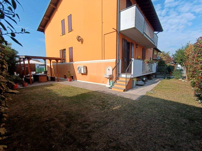 Appartamento trilocale in vendita in Viale Papa Giovanni XXIII, Centro, Cornovecchio