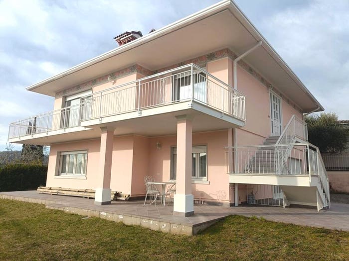 Casa con 5 locali in vendita in Via San Pietro, Roé, Roè Volciano