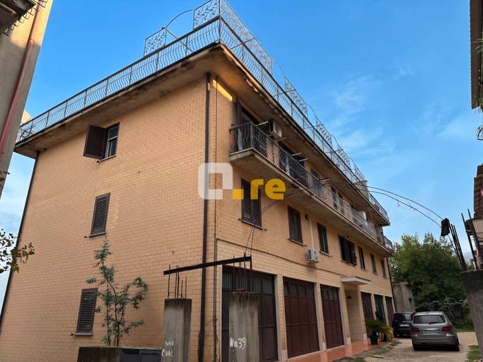 Appartamento quadrilocale in vendita in Via Pietro Vicentini, Moricone