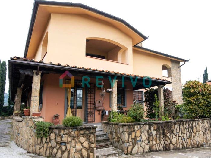 Casa con 6 locali in vendita in Via Fausto Coppi, Carmignano