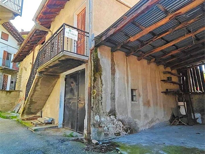 Appartamento quadrilocale in vendita in Frazione Pied De Ville, Centro, Arnad