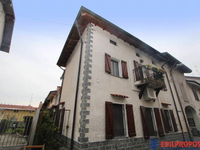 Appartamento quadrilocale in vendita in Vicolo Piave, Centro, Misinto