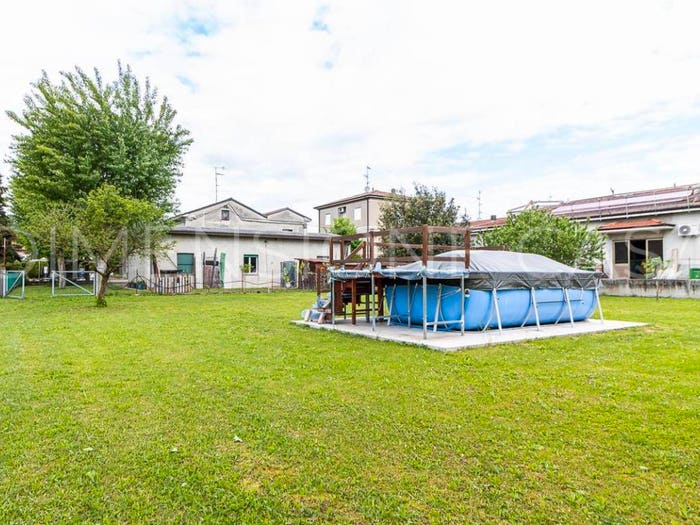 Casa con 6 locali in vendita in Centro, Cavezzo