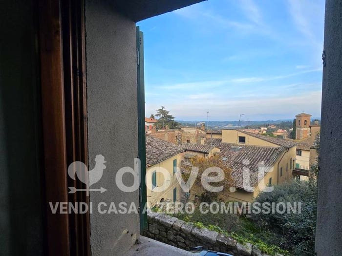 Casa quadrilocale in vendita in Via Caporali, Centro, Cetona