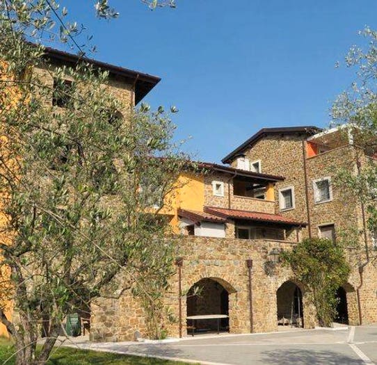 Appartamento con 5 locali in vendita in Via Vaccareccia, Aulla