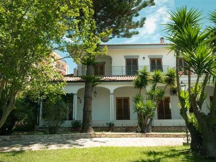 Casa con 6 locali in vendita in Via Marche No Number, Centro, Galatina
