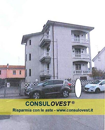 Appartamento quadrilocale in vendita in Largo Don Luigi Orione, Centro, Zelo Buon Persico