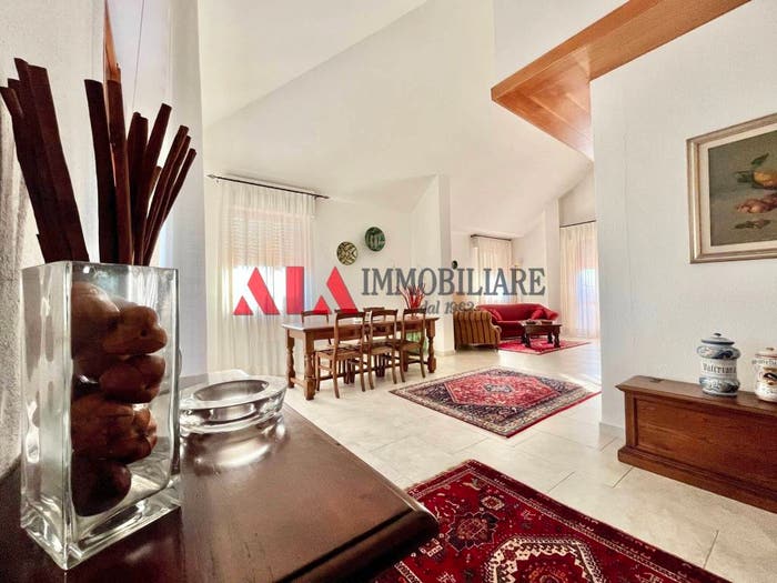 Casa con 6 locali in vendita in Via Vittorio Veneto, Oltrera, Pontedera