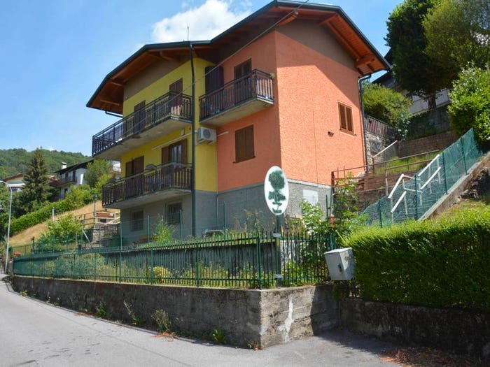 Casa con 5 locali in vendita in Via Poggio Ama, Selvino