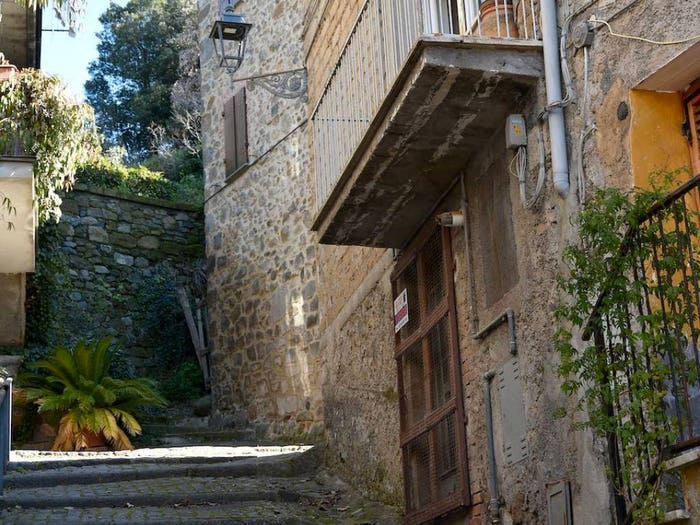 Appartamento con 6 locali in vendita in Via del Parione, Bolsena