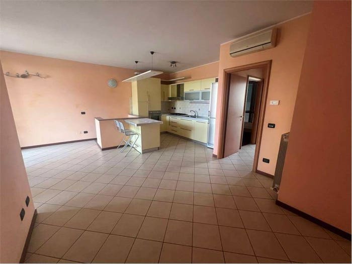 Appartamento con 5 locali in vendita in Centro, Gossolengo