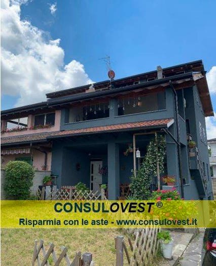 Appartamento con 5 locali in vendita in Via Ruggero Leoncavallo, Canegrate