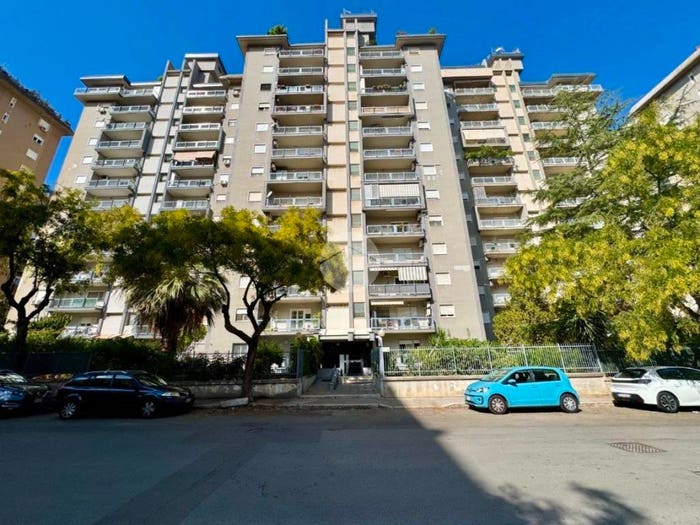 Appartamento quadrilocale in vendita in Via Domenico Russo, Calatafimi Alta, Palermo