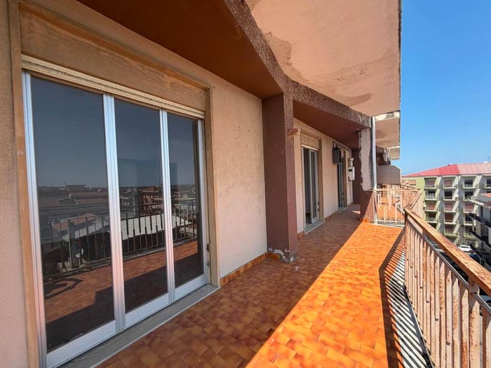 Appartamento con 6 locali in vendita in Via Medaglia d'Oro Lorenzo Cutugno, Centro, Barcellona Pozzo di Gotto