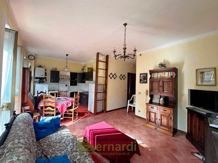 Appartamento trilocale in vendita in Via Vittorio Veneto, Centro, Fanano
