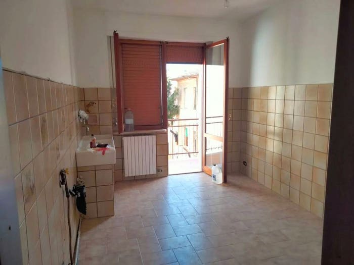 Casa con 6 locali in vendita in Via G Marconi, Centro, Poggibonsi
