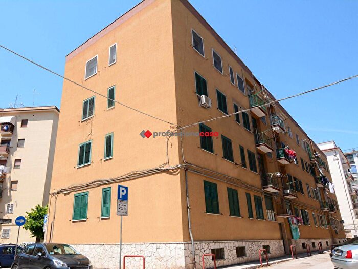 Appartamento con 7 locali in vendita in Via Ruggiero Bonghi, Foggia