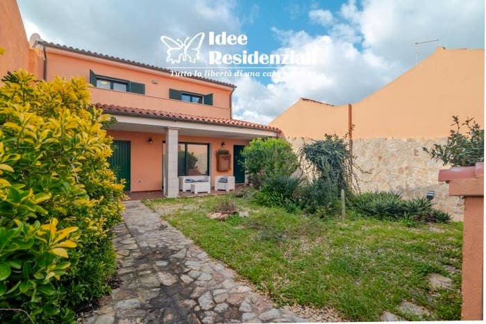 Casa con 6 locali in vendita in Via Gallura, Centro, Palau