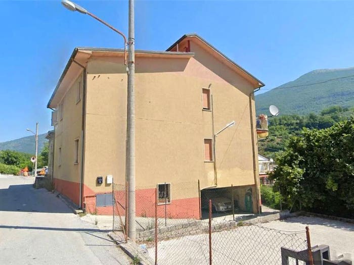 Appartamento quadrilocale in vendita in Via Delle Rose SNC, Centro, Civitella Roveto