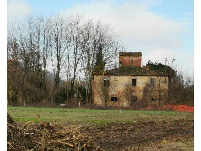 Casa con 6 locali in vendita in Levanella, Montevarchi