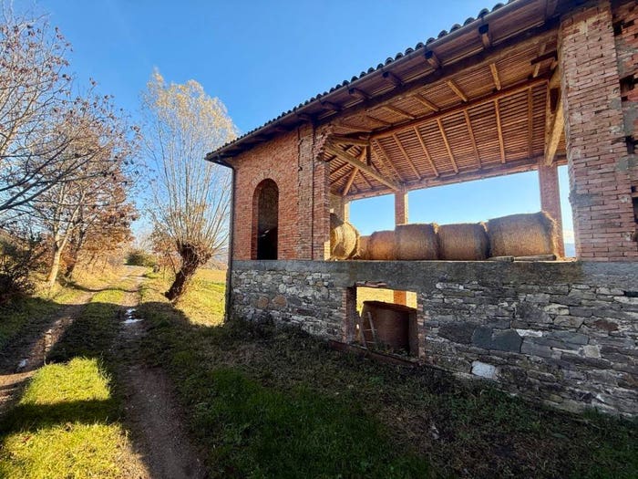 Casa con 6 locali in vendita in Bobbio