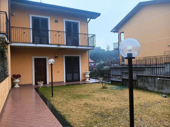 Casa con 6 locali in vendita in Via Empedocle, Centro, Pedara