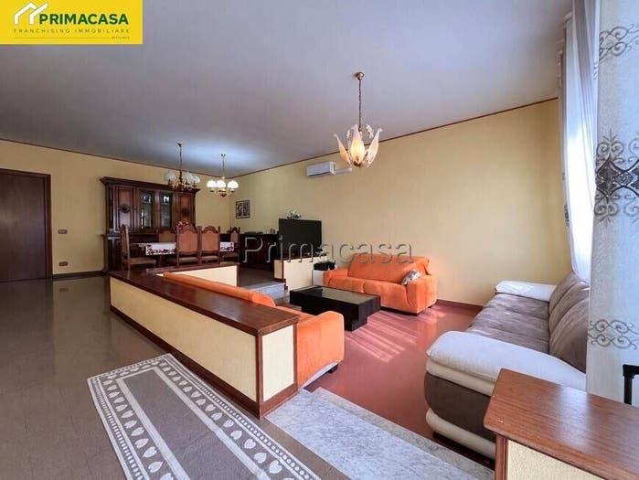 Casa con 6 locali in vendita in Via Bernolda, Fabbrico