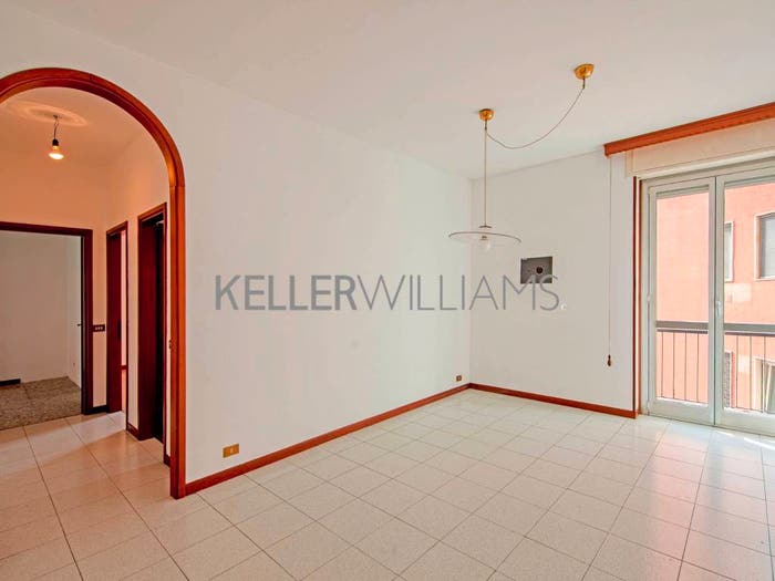 Appartamento trilocale in vendita in Via Spezia, Famagosta, Milano