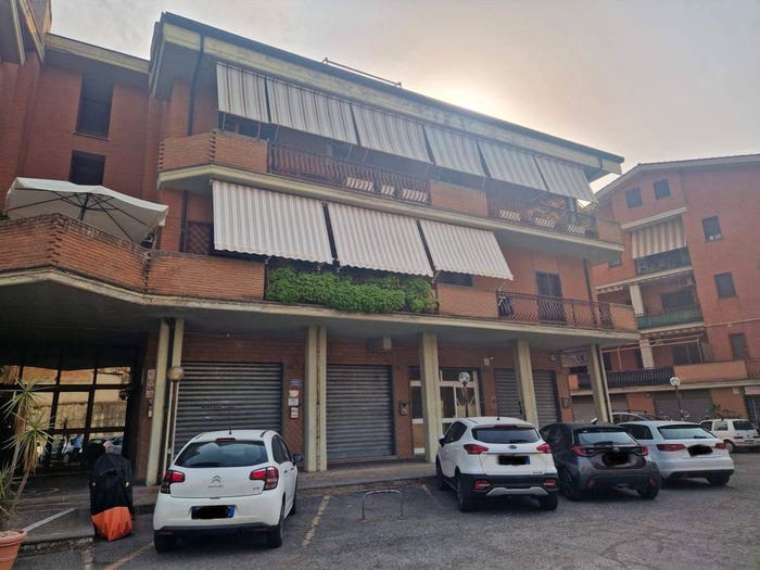 Appartamento quadrilocale in vendita in Viale della Repubblica, Santa Maria delle Mole, Marino