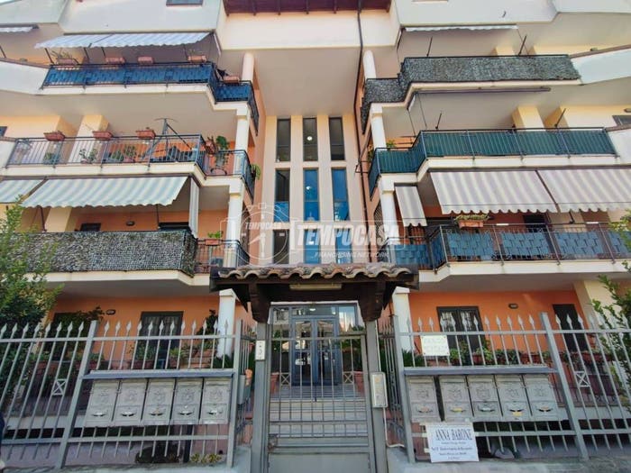 Appartamento trilocale in vendita in Via Ungaretti Giuseppe, TrentolaDucenta